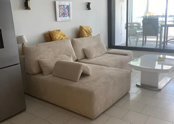 Front De A -vue & Terrasse Cannes